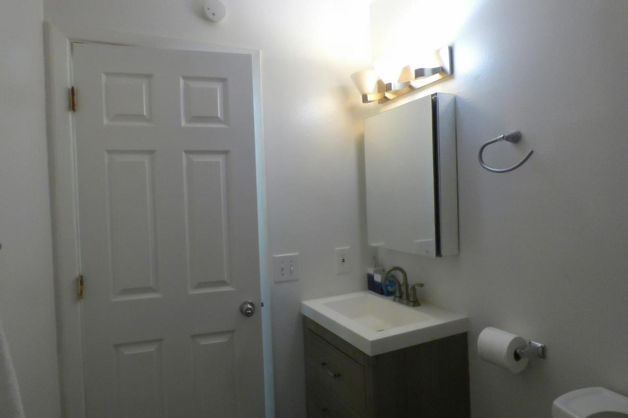 410 E 45th Unit 1 Apartment *