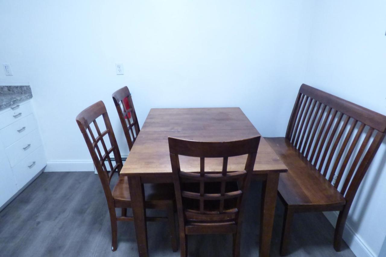 410 E 45th Unit 1 Apartment *
